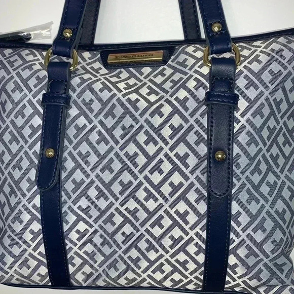 Tommy Hilfiger Shopper Bag​​ - Picture 2 of 10